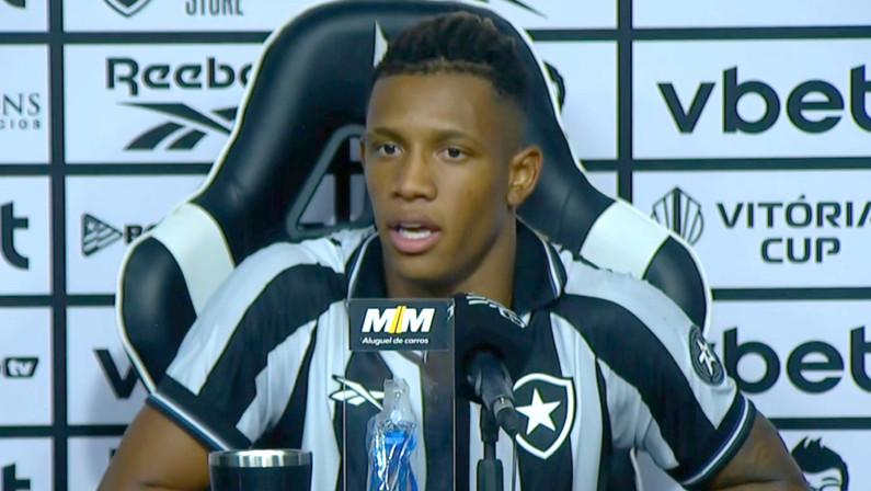 Danilo revela surpresa com especulação de saída do Botafogo