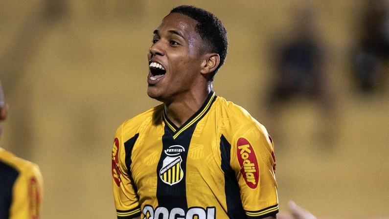 Fluminense fecha com zagueiro do Nacional-URU e se afasta de Dantas, alvo do Botafogo