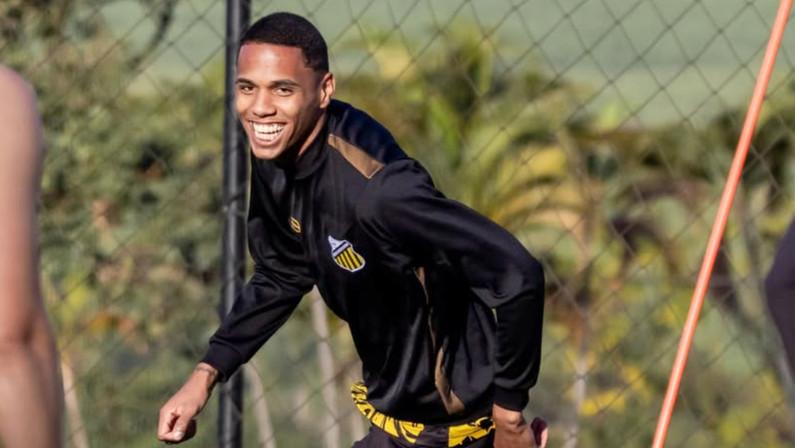 Botafogo encaminha contratação de Dantas, zagueiro do Novorizontino, diz site