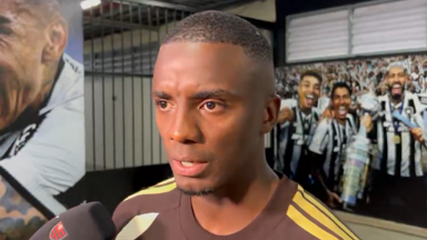 Andrew comenta vaias e encerra ciclo no Botafogo após jogo contra o Flamengo Andrew comenta vaias e encerra ciclo no Botafogo após jogo contra o Flamengo