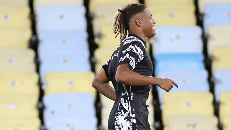 Botafogo confirma presença de Danilo e Bastos para duelo contra o Flamengo