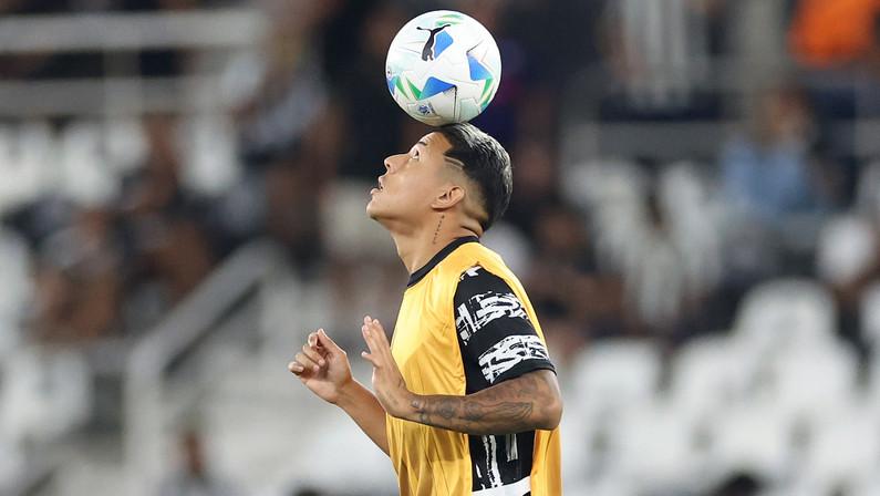 Anselmi elogia Matheus Martins e revela estratégia no Botafogo