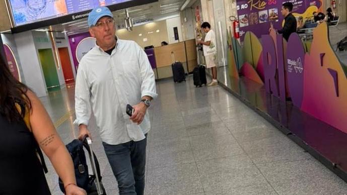 John Textor retorna ao Rio para enfrentar crise no Botafogo