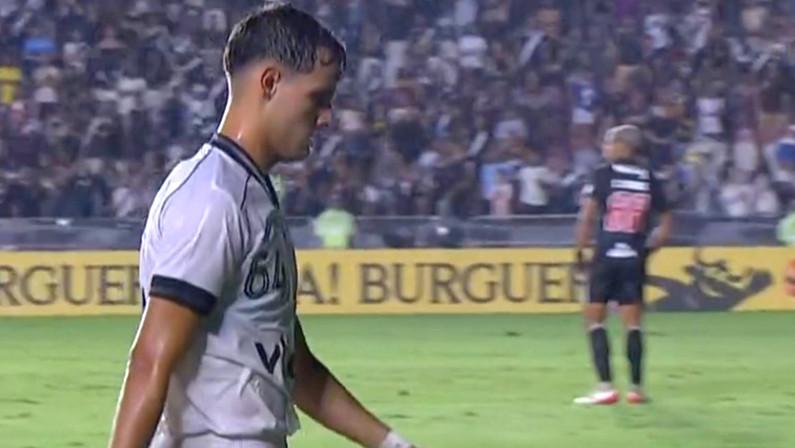 Marquinhos se desculpa por expulsão em Vasco x Botafogo: ‘Excesso de vontade me fez errar’