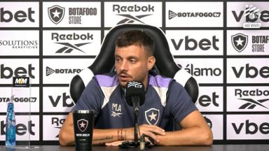 Martín Anselmi mantém esperança por reforços no Botafogo: 'O mercado sempre tem surpresas no último momento' Martín Anselmi mantém esperança por reforços no Botafogo: 'O mercado sempre tem surpresas no último momento'