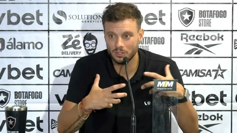 Martín Anselmi dá méritos ao Grêmio e espera 'boas notícias' por Botafogo 'mais preparado para este tipo de encontro'
