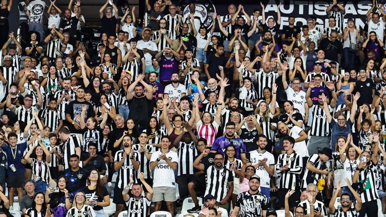 Botafogo x Fluminense: com carga dividida, torcida alvinegra foi 77% do público no Nilton Santos