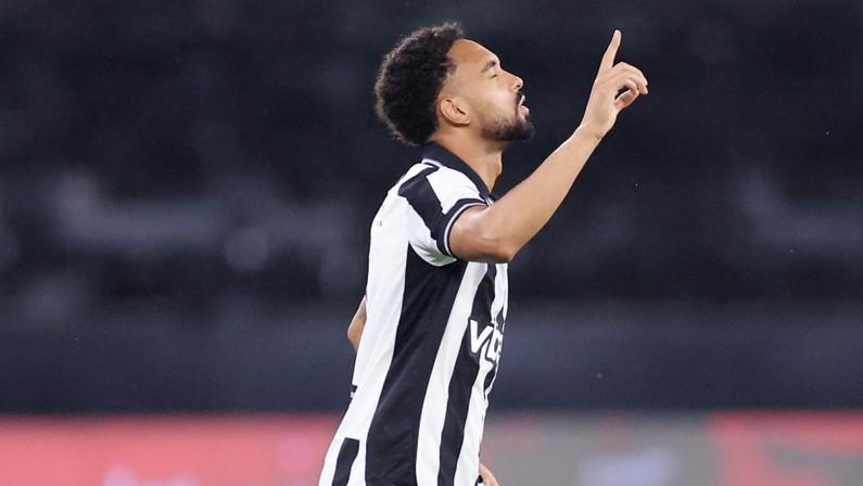 Vitinho pede apoio da torcida para classificação na Libertadores
