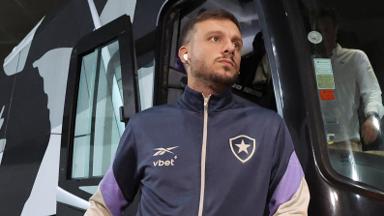 Anselmi diz que rotação vai continuar e torce por fim do transfer ban do Botafogo Anselmi diz que rotação vai continuar e torce por fim do transfer ban do Botafogo