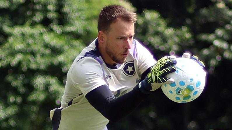 Jornalista revela salário do goleiro Neto, do Botafogo