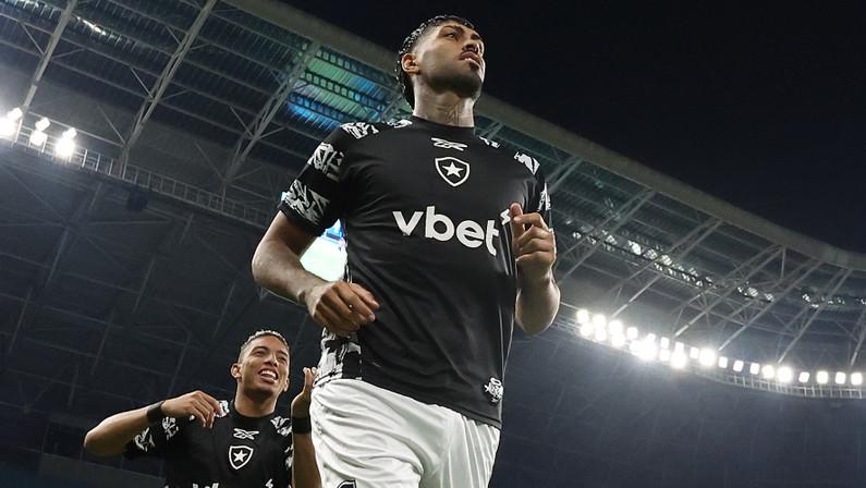 Botafogo reforça elenco com cinco novos jogadores para clássico contra o Vasco