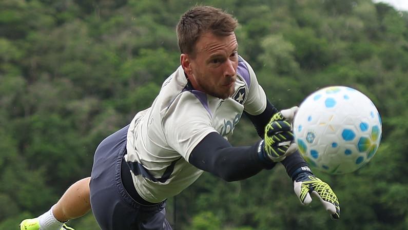 Botafogo tenta emprestar Neto e topa pagar parte dos salários