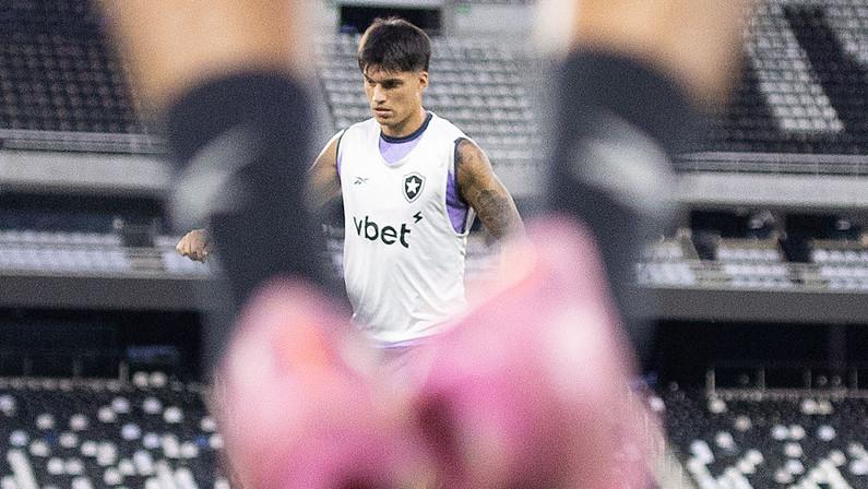 Botafogo divulga lista com titulares e garotos para semifinal da Taça Rio