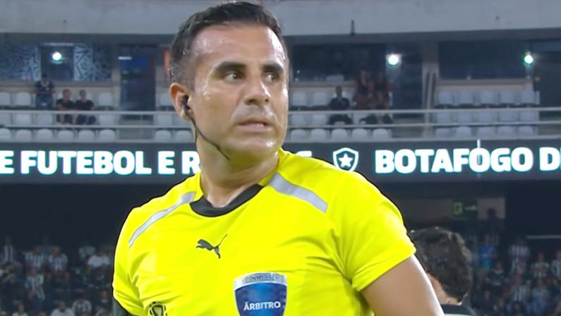 Piero Maza, árbitro de classificações passadas, apita Botafogo x Barcelona-EQU
