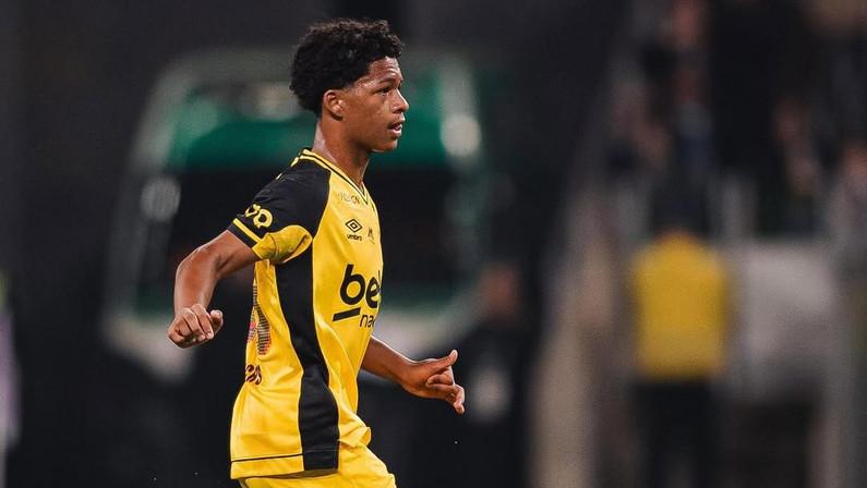 Botafogo mantém interesse em Zé Lucas do Sport e otimista com negociação