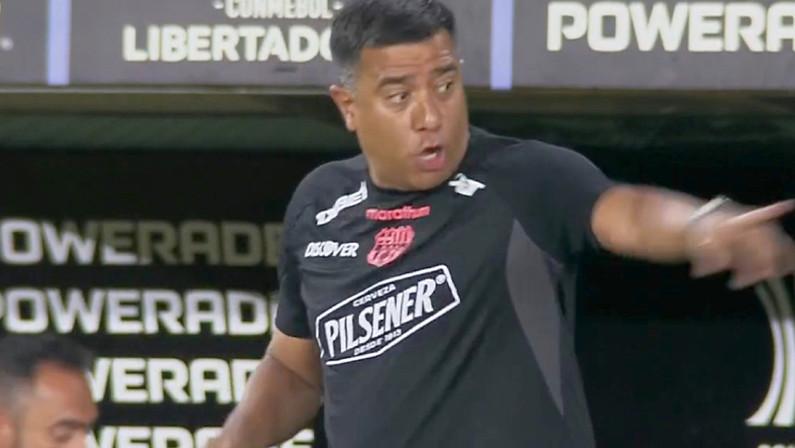 Barcelona-EQU culpa chuva e tenta reverter expulsão de técnico contra o Botafogo; César Farías diz que apenas ‘se protegeu’ de Barboza