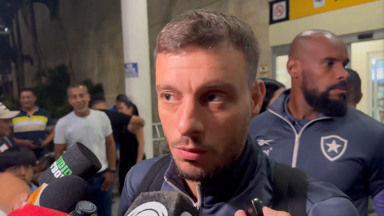 Botafogo chega a Guayaquil, e Martín Anselmi é bastante assediado pela imprensa local: ‘Feliz de voltar ao Equador’ Botafogo chega a Guayaquil, e Martín Anselmi é bastante assediado pela imprensa local: ‘Feliz de voltar ao Equador’