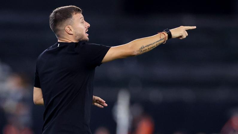 Martín Anselmi se diz ‘privilegiado’ por treinar o Botafogo e fala sobre cargo: ‘Se você não consegue viver sob pressão, não pode trabalhar aqui’