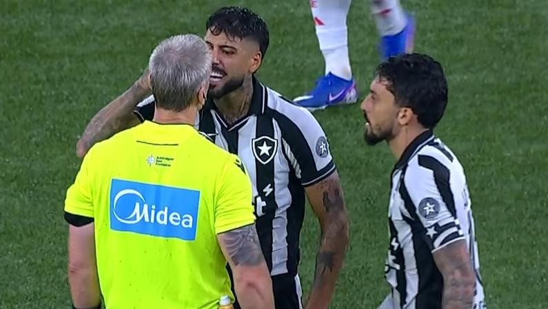Barboza revolta-se com Daronco após expulsão e dispara: 'Entrega para o Flamengo!'