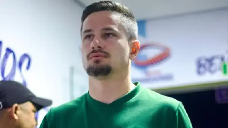 Botafogo nega proposta por goleiro Tadeu, do Goiás, aponta jornalista