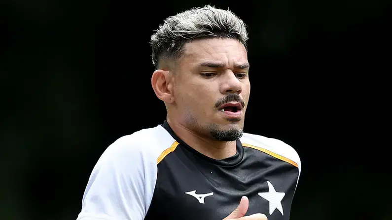 Tiquinho Soares não é relacionado para Botafogo x Palmeiras pelo Campeonato Brasileiro