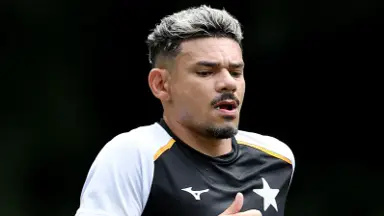 Tiquinho Soares não é relacionado para Botafogo x Palmeiras pelo Campeonato Brasileiro Tiquinho Soares não é relacionado para Botafogo x Palmeiras pelo Campeonato Brasileiro