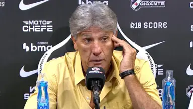 Beneficiado pela arbitragem, Renato Gaúcho, do Vasco, reclama da arbitragem: ‘Ele inverteu a falta e saiu o gol do Botafogo’ Beneficiado pela arbitragem, Renato Gaúcho, do Vasco, reclama da arbitragem: ‘Ele inverteu a falta e saiu o gol do Botafogo’