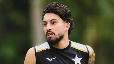 Alex Telles revela prioridade do Botafogo em renovação de contrato Alex Telles revela prioridade do Botafogo em renovação de contrato