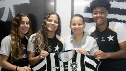 Botafogo assina contrato profissional com três jogadoras da equipe feminina sub-20