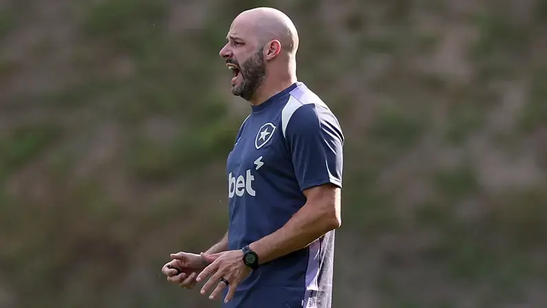Botafogo deve ter mudanças em todos os setores para encarar o Racing; veja provável escalação