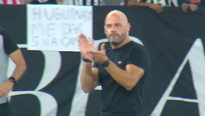 Franclim detalha escolhas táticas e exalta atuação de Villalba em vitória do Botafogo