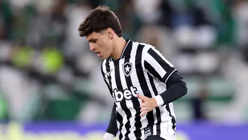 Rodrigo Bellão rasga elogios a Montoro no Botafogo, considera Medina como opção para meia e vê 'espaço para chegada de jogador' para a função