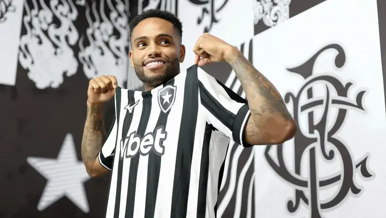BOTAFOGO ANUNCIA CONTRATAÇÃO DE DANILO PEREIRA, CENTROAVANTE DO RANGERS