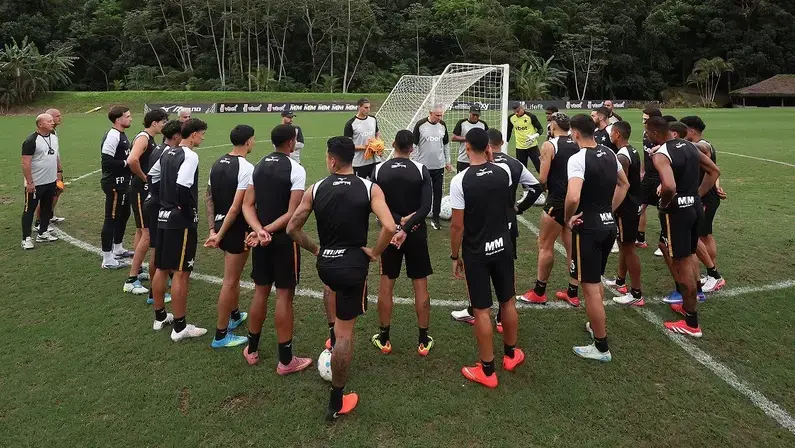 Botafogo começa a planejar 2027 com comissão de Tite, mira 'time mais físico e de imposição' e não deve contratar jogadores abaixo de 1,70m