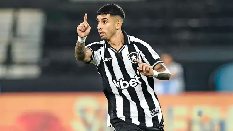 Botafogo deve ter Santi, Barboza e Allan contra o Red Bull Bragantino, e Bastos pode ir para o banco; saiba provável escalação