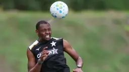 Kaio Pantaleão se aproxima de retorno ao Botafogo após grave lesão