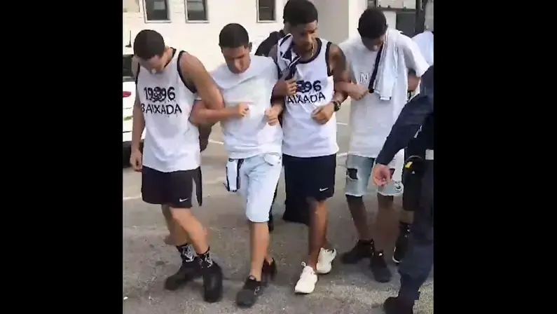 Seis torcedores do Botafogo presos por confusão antes de jogo contra Corinthians