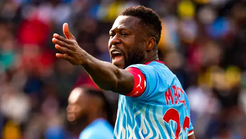 Botafogo mantém negociações com Mbemba, mas sem progresso