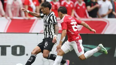 Vasco vence Corinthians de virada no fim, e Botafogo fica seis pontos acima da zona do rebaixamento Vasco vence Corinthians de virada no fim, e Botafogo fica seis pontos acima da zona do rebaixamento