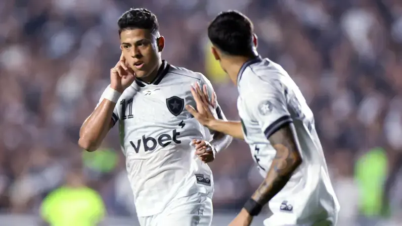 Narrador da Botafogo TV decreta fim do Clássico da Amizade após virada sobre o Vasco