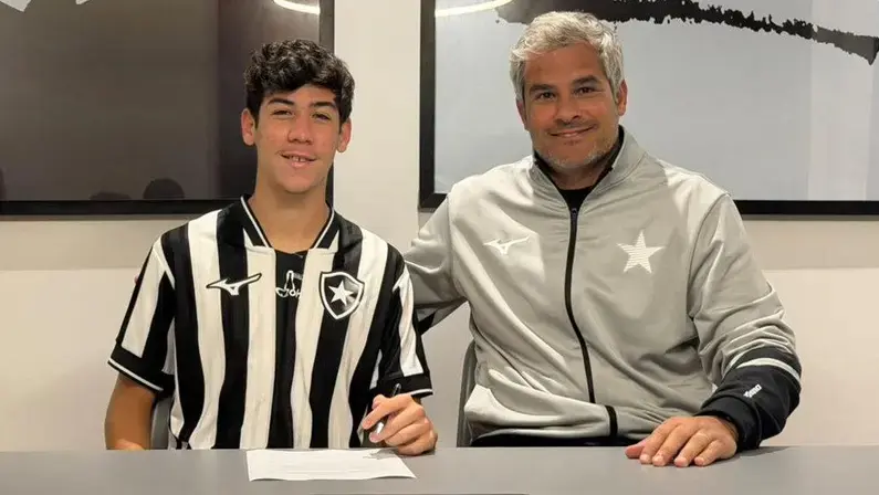 Botafogo garante futuro de Miguel Tiburcio, zagueiro promissor do sub-17