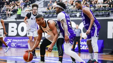 Botafogo vence Cruzeiro em duelo direto pelos playoffs do NBB Botafogo vence Cruzeiro em duelo direto pelos playoffs do NBB