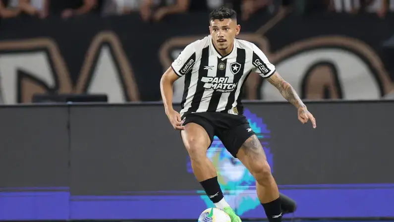 Tiquinho Soares aceita renegociar dívida para retornar ao Botafogo