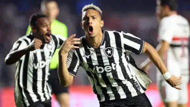 Com golaço nos acréscimos, Botafogo arranca empate contra o São Paulo Com golaço nos acréscimos, Botafogo arranca empate contra o São Paulo