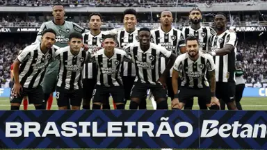Ex-coordenador de scout do Botafogo: 'Elenco de 24 não era tão caro e se pagava pelo que gerou de receita. Não é ele que causa o buraco de hoje' Ex-coordenador de scout do Botafogo: 'Elenco de 24 não era tão caro e se pagava pelo que gerou de receita. Não é ele que causa o buraco de hoje'