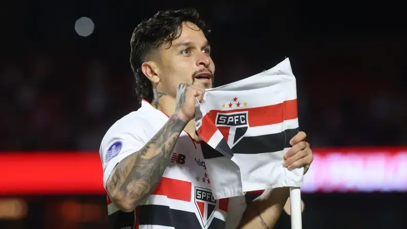 Emprestado pelo Botafogo, Artur volta a marcar pelo São Paulo e projeta permanência: ‘Espero ter vínculo de muitos anos com essa camisa’