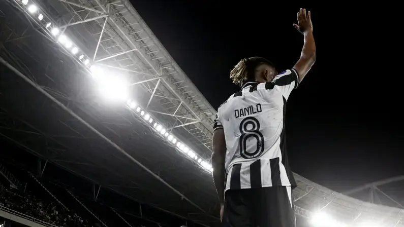 Danilo sinaliza saída do Botafogo e atrai interesse de clubes europeus