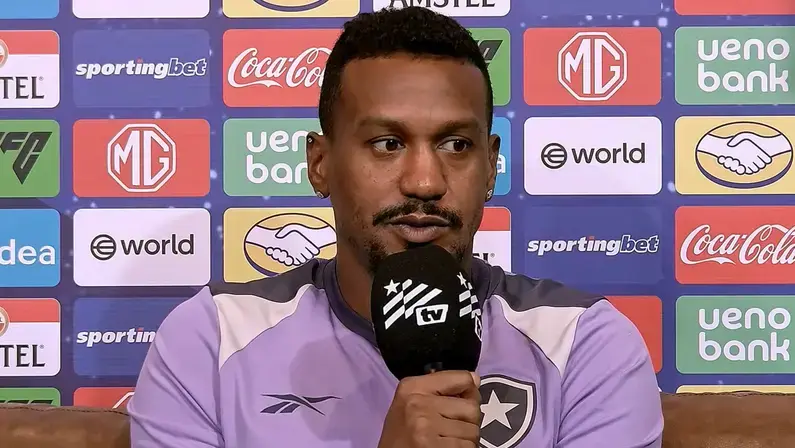 Franclim Carvalho surpreende elenco do Botafogo com mensagens individuais antes da estreia