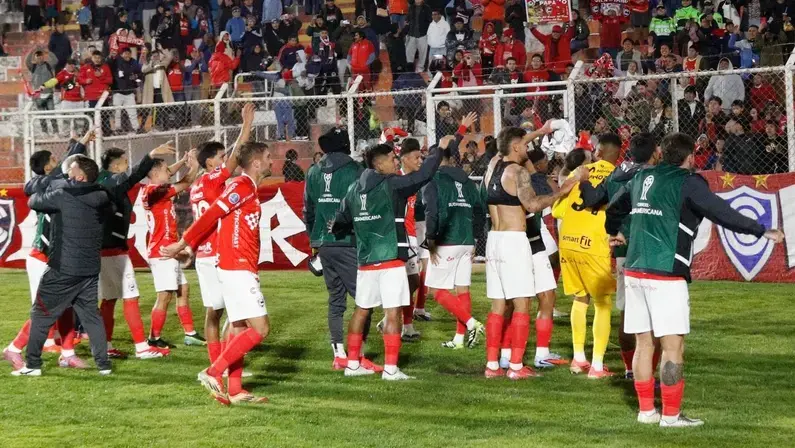 Torcida do Cienciano já compra 60% da carga de ingressos para jogo contra Botafogo