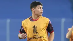 Botafogo avança por Fabricio Pérez com proposta milionária